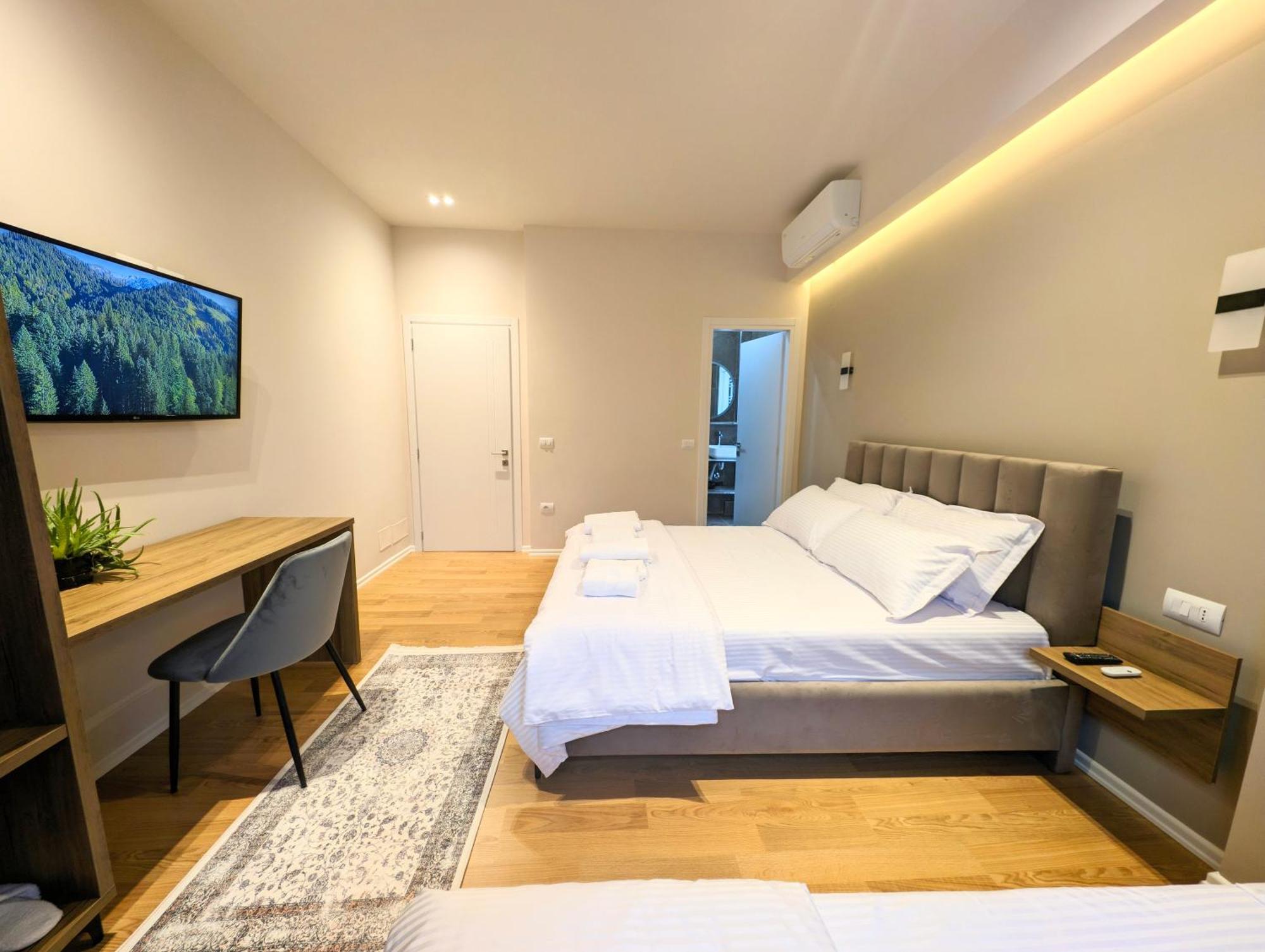 With Garden And Veranda Apartment Berat